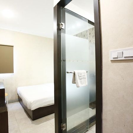 Reddoorz @ Gajah Mada Jacarta Exterior foto