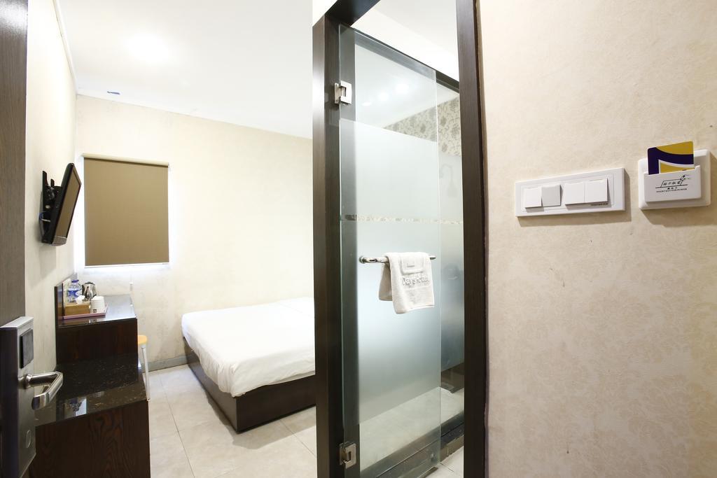 Reddoorz @ Gajah Mada Jacarta Exterior foto