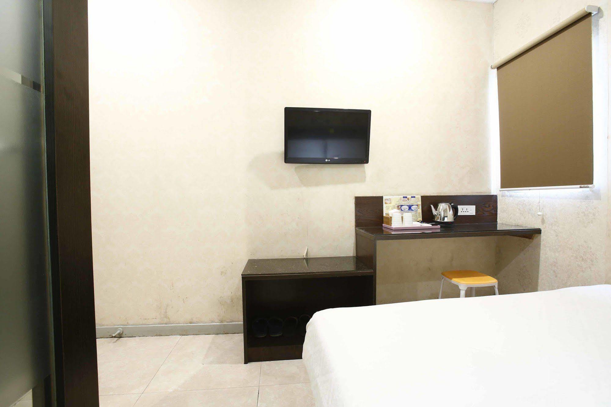 Reddoorz @ Gajah Mada Jacarta Exterior foto